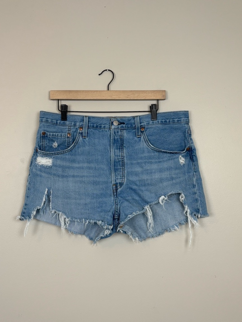 Levis Shorts Womens 33 Blue 501 Cut Off Distressed Mid Rise Button Fly Denim